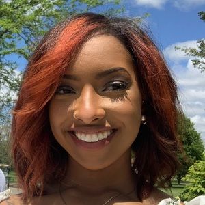 Meet your Posher, Danielle